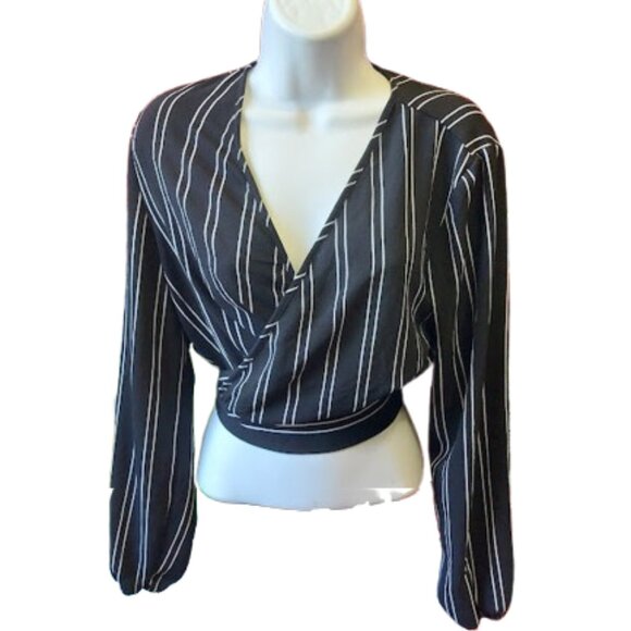 Black and White  Long Sleeve Wrap Blouse Size Medium - Picture 1 of 4
